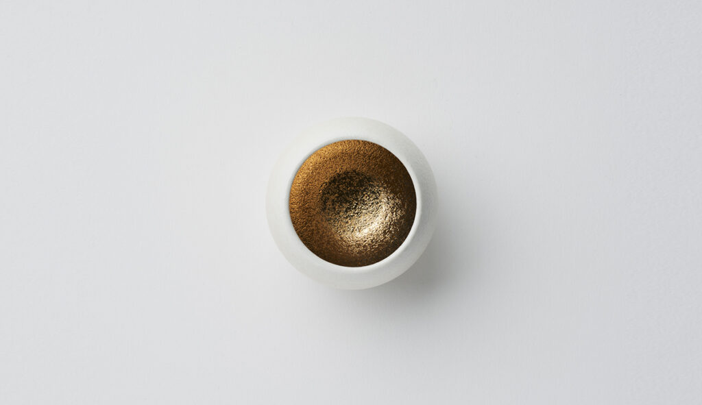 AMAKUSA White Matte and Gold Small Bowl