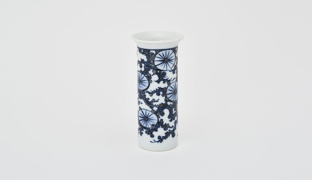 染付松絵花瓶