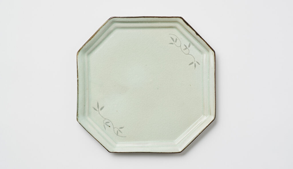 Ivy Carved Celadon Octagonal plate(L)