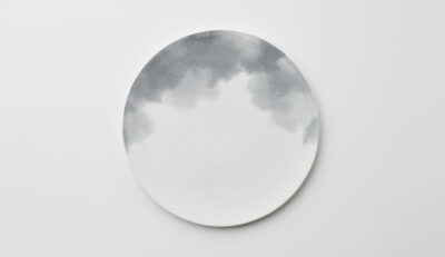 雪墨雲　二重高臺盤25cm
